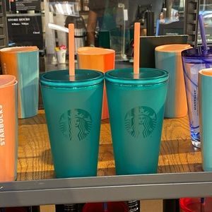 🍑YAY! STARBUCKS FROSTED TUMBLER!